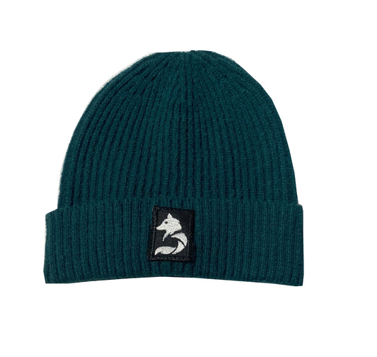 Tuque cotelée à rebord et logo de loup